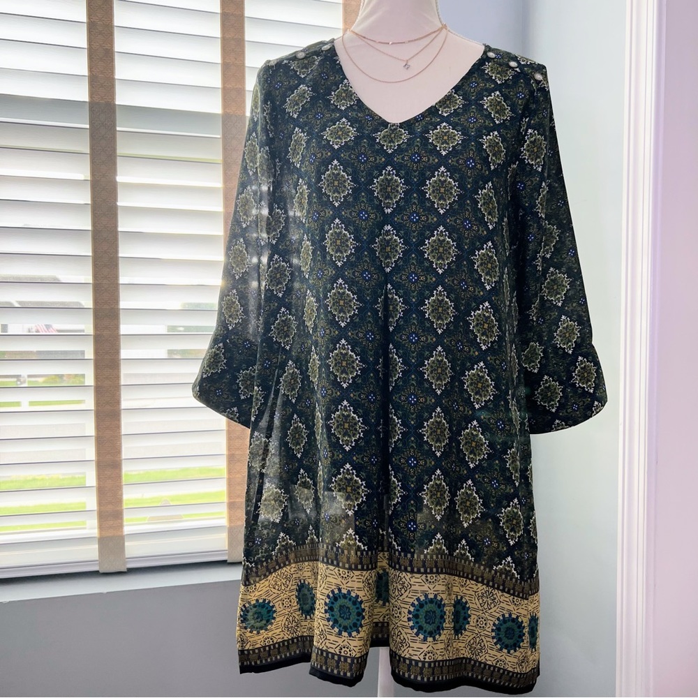 Simply Noelle Top Size Small / Medium